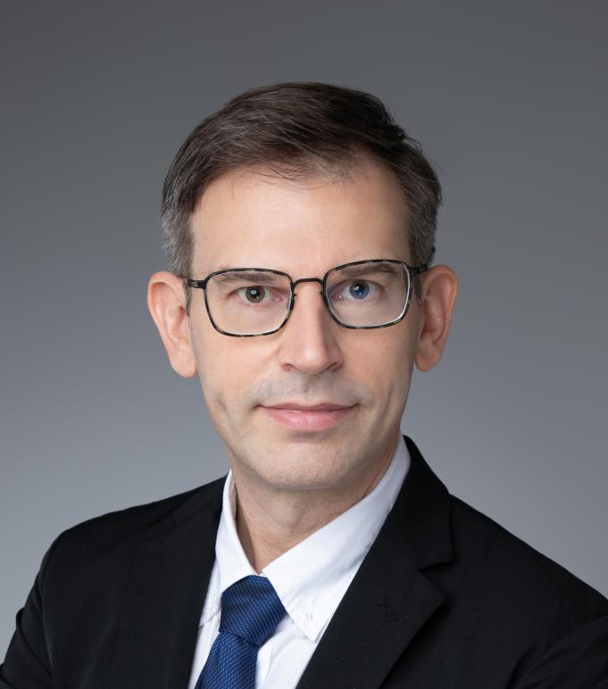 Simon E