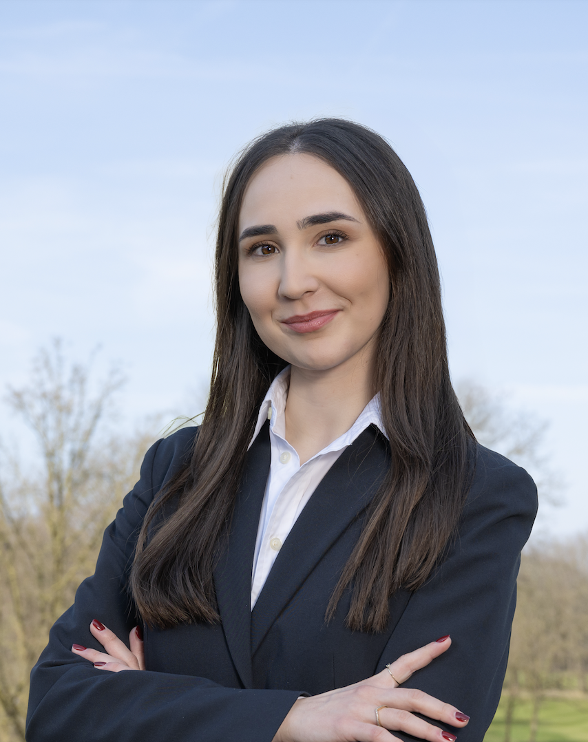 Zsofia F.