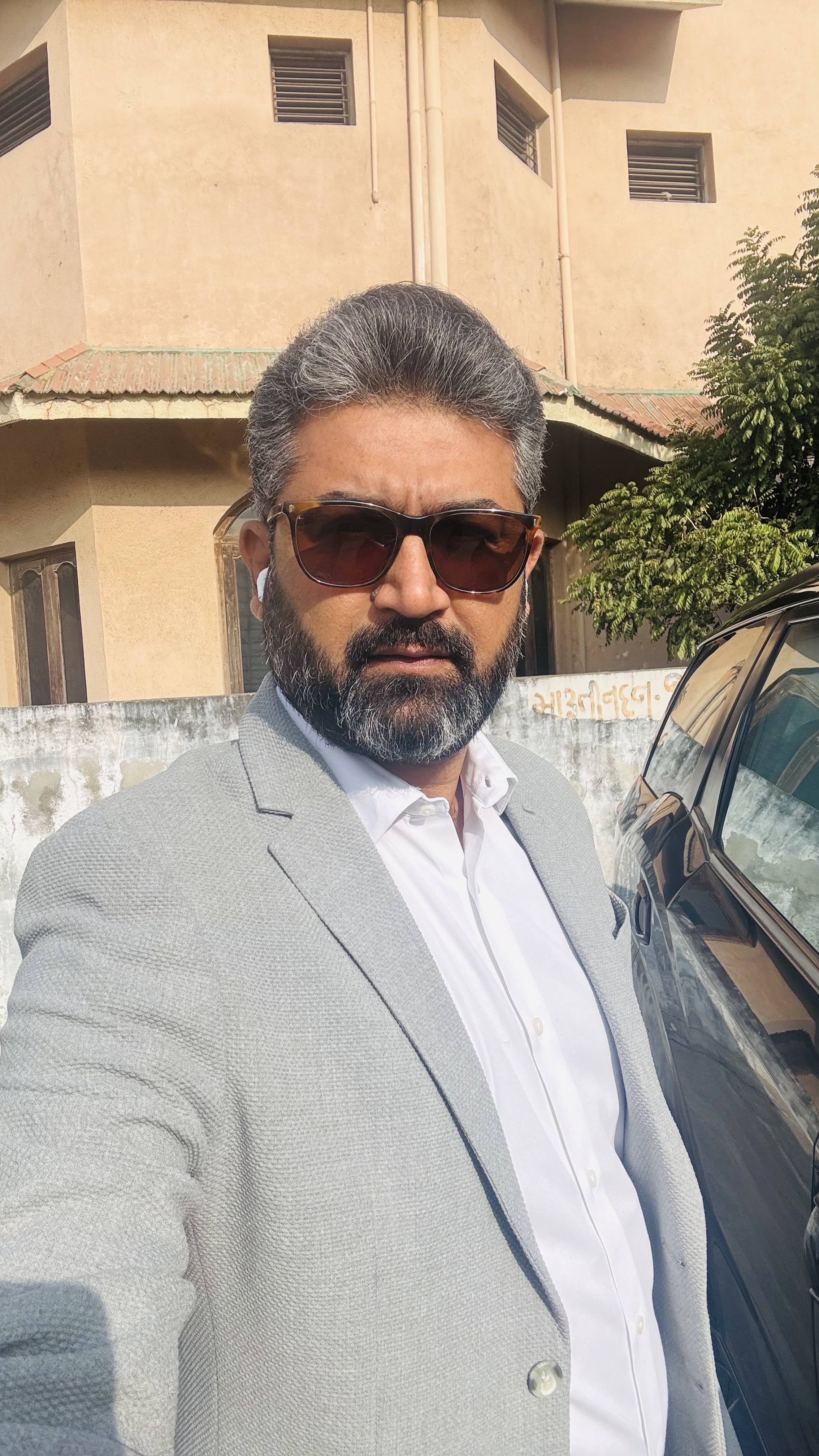 Amit G.